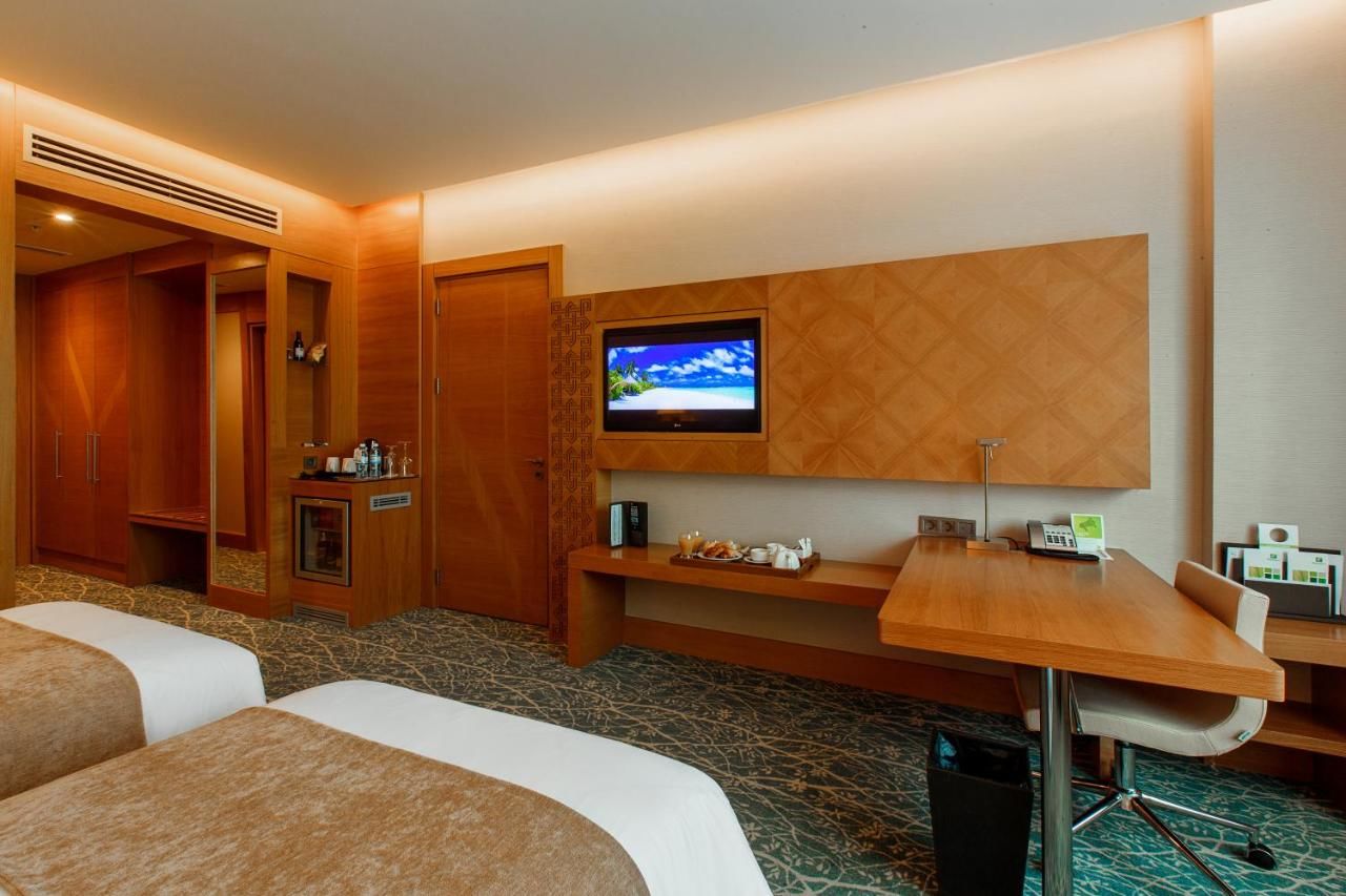 Отель Holiday Inn Baku Баку